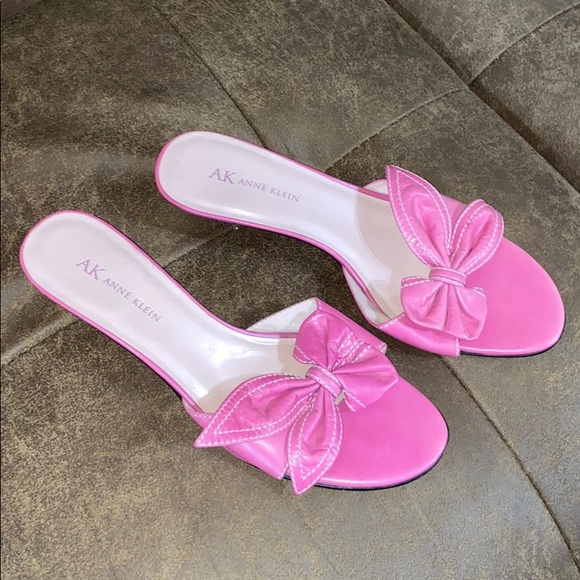 pink sandals kitten heel